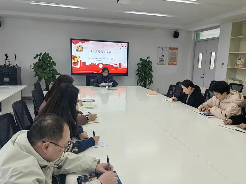 陆校带领学习_副本.jpg 陆校带领学习_副本.jpg